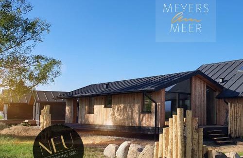 Boiensdorf Maison | WerderChalet - SEABREEZE - Meerblick I Strand 150m I Sauna I eKamin I 2 Personen und Kind I by "Meyers am Meer"