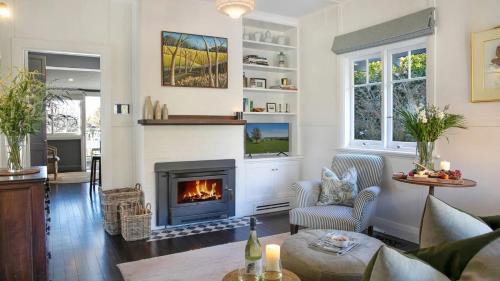 Burrawang Maison | Werona Cottage - enchanting home