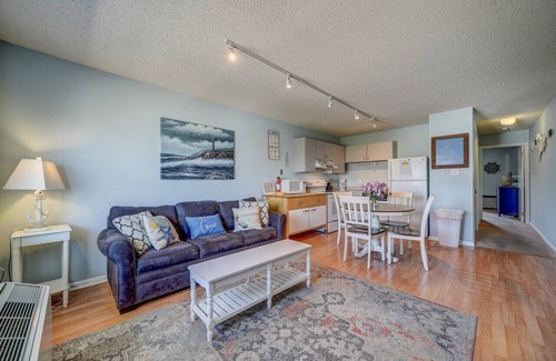 North End Copropriété | Wesley Paradise ☆Chic 1BD + Private Balcony & Pool