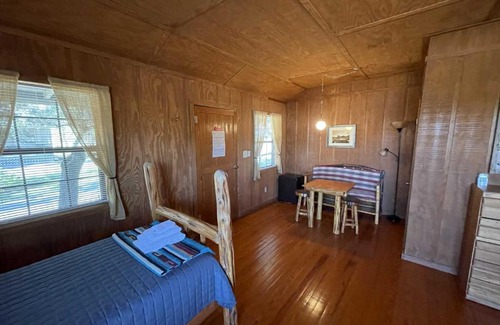 Bandera Lit Et Petit-Déjeuner | West 1077 Guest Ranch - Red Bud Room 11