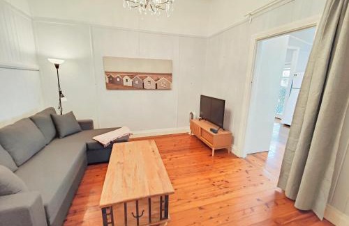 Wynnum Appartement | West Avenue Hideaway in Wynnum - 1 Bed and 1 Bath