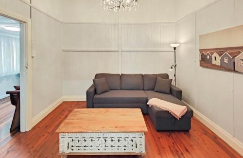 Wynnum Appartement | West Avenue Hideaway in Wynnum - 1 Bed and 1 Bath