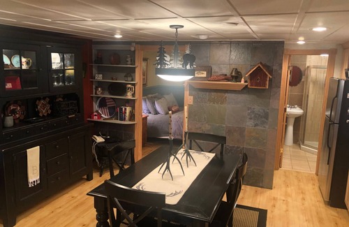 Weyerhaeuser Cabine | West Bay - A classic cabin experience on Island Lake