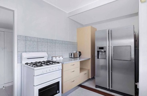 West End Maison | West end Charm 5 bed, 3km to CBD