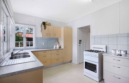 West End Maison | West end Charm 5 bed, 3km to CBD
