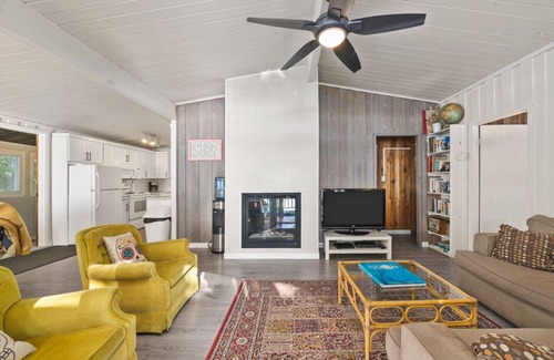 Picton Cottage | West Lake Cottage Surf - Picton, Ontario, Canada
