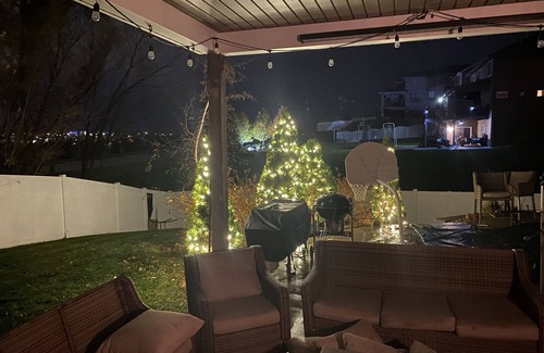 Omaha Maison | West Omaha home with pool/hot tub/arcade/table games. Two minutes from Dodge St.