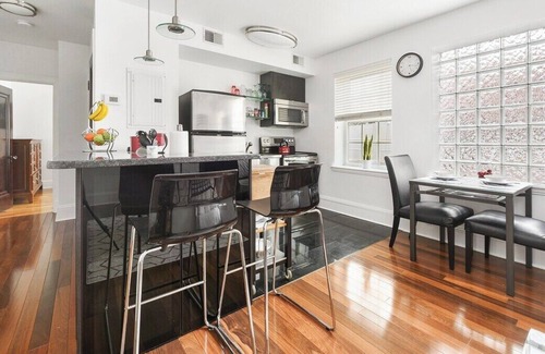 Bloomfield Appartement | ♥West Penn Hospital★ 5★Location ♛Queen Bed~Parking