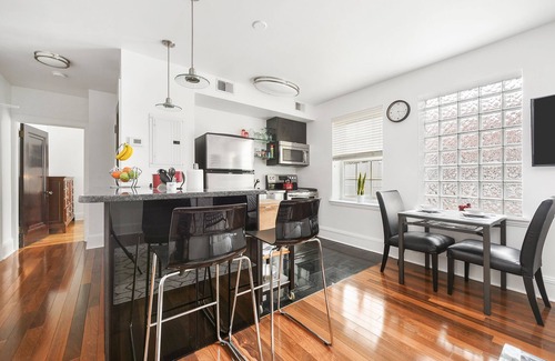 Bloomfield Appartement | ♥West Penn Hospital★ 5★Location ♛Queen Bed~Parking Elevator - Central Location