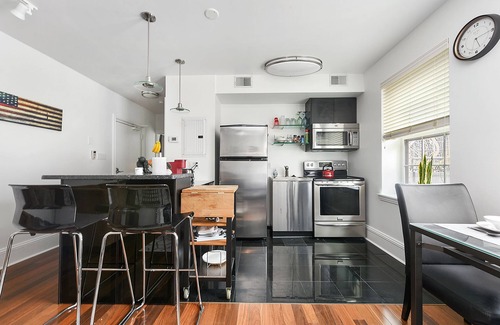 Bloomfield Appartement | ♥West Penn Hospital★ 5★Location ♛Queen Bed~Parking Elevator - Central Location