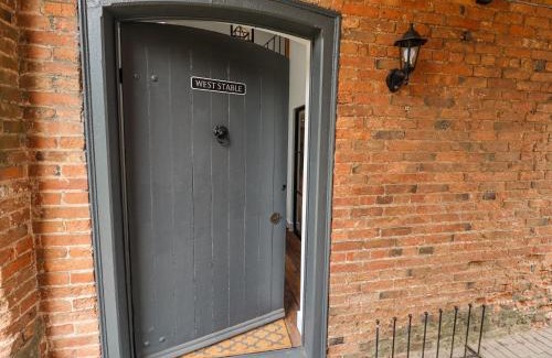 Retford Maison | West Stable