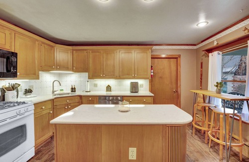 West Valley Autre | West Valley Dream! Pet Friendly Farmhouse located 12 minutes from Ellicottville