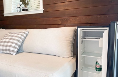 West Vancouver Maison | One-bedroom guest suite with ocean views in West Vancouver-Independent entrance