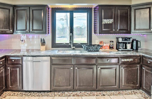 Westbrook Maison | Westbrook Retreat w/ Yard ~ 8 Mi to Portland