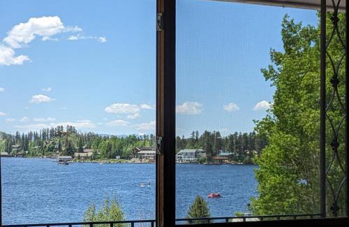 Grand Lake Hôtel | Western Riviera Lakeside Lodging