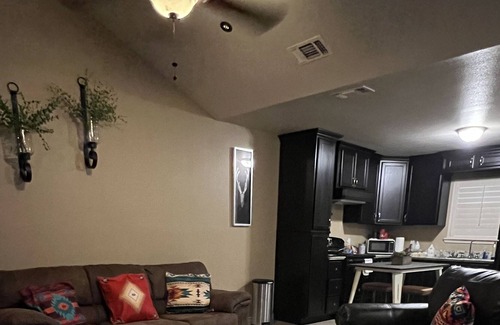 Eagle Pass Appartement | Western Style King,Queen&Sofabed