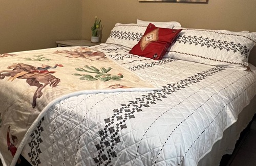 Eagle Pass Appartement | Western Style King,Queen&Sofabed