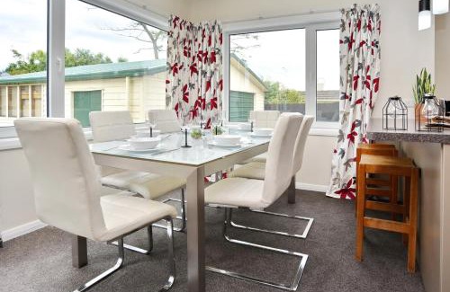 Saint Albans Maison | Weston Villa - Spacious & family Friendly - Bookahome