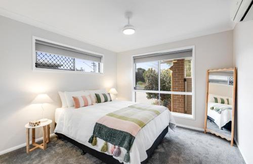 Harristown Appartement | Westridge Precinct Perfection!