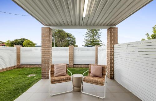 Harristown Appartement | Westridge Precinct Perfection!
