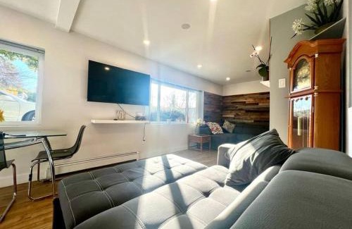North Vancouver Maison | Westview Vacation Rental - Two BR House