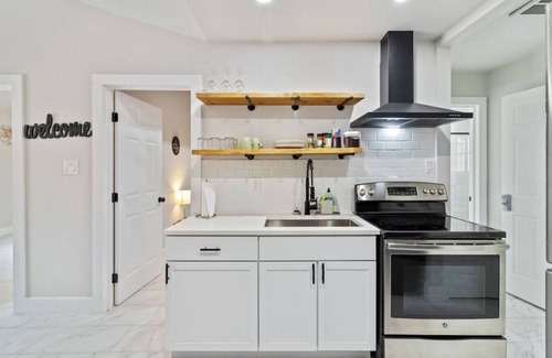 Whispering Oaks Maison | WeWelcome you to our Suburban Luxury Apartment