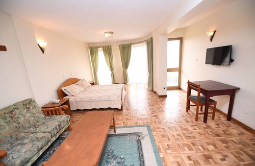 Kirkos Maison | Weygoss Guest House