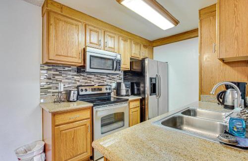 Paradise Appartement | WFH-Friendly Las Vegas Condo 2 Mi to Strip!