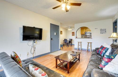 Paradise Appartement | WFH-Friendly Las Vegas Condo 2 Mi to Strip!