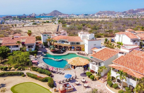 Colonia El Progreso Villa | WFH in Style * Resort King Villa + Outdoor Space