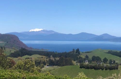 Kinloch Chalet De Ski | Whakaipo Bay Cabin Retreat Taupo