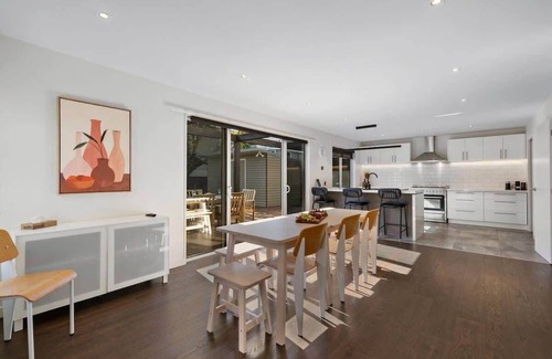 Frankton Maison | Whakatā on McBride | Frankton | Close to Airport