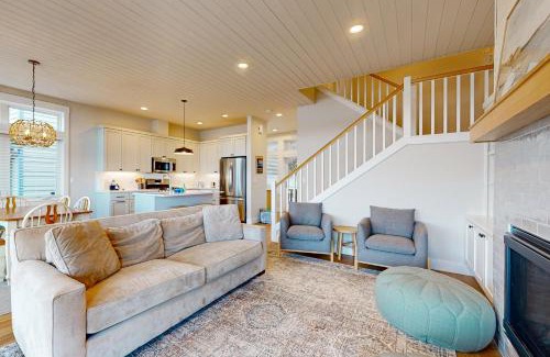 Langley Maison | Whale Walk Retreat