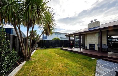 Kaikoura Maison | Whanau Retreat - A modern, warm family home located in a peaceful loaction.