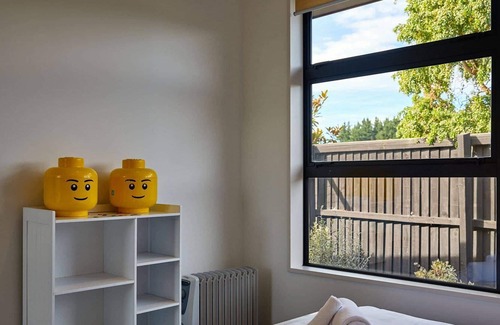 Kaikoura Maison | Whanau Retreat - A modern, warm family home located in a peaceful loaction.