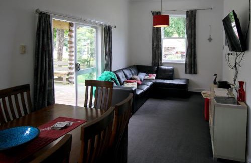Whangamomona Maison | Whanga Bridge House