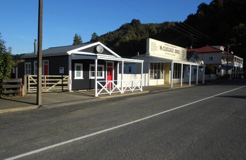 Whangamomona Cottage | Boucherie Whanga Whangamomona