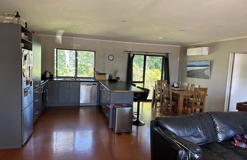 Whangapoua Maison | Whangapoua by the beach