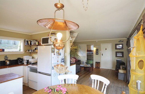 Whangapoua Maison | Whangapoua Classic Kiwi Bach