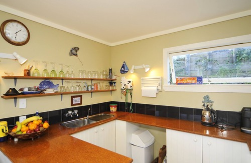 Whangapoua Maison | Whangapoua Classic Kiwi Bach