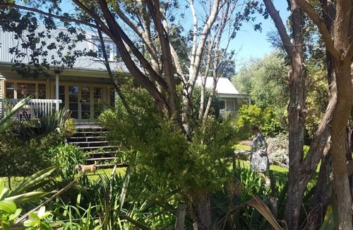 Whangapoua Maison | Whangapoua Classic Kiwi Bach