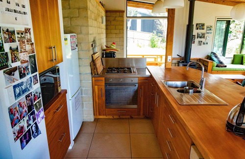 Whangapoua Maison | Whangapoua Family Bach - 100m to the beach!