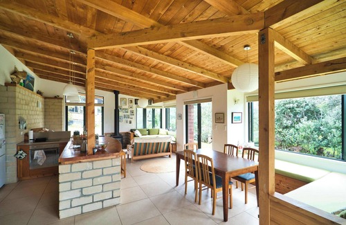 Whangapoua Maison | Whangapoua Family Bach - 100m to the beach!