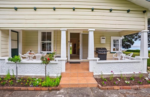 Thames Maison | Whare Nui on Rennie - Thames Holiday Home