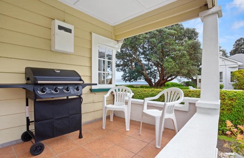 Thames Maison | Whare Nui on Rennie - Thames Holiday Home