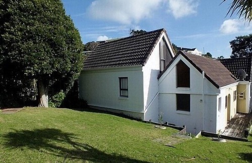 Russell Cottage | Wharepekapeka - Russell Holiday Home