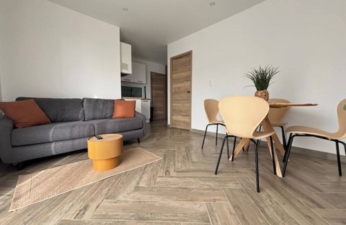 Loucelles Appartement | Wheat field apt ground floor near Bayeux with terrace and parking