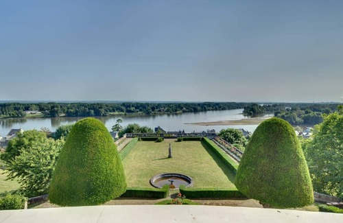 Candes-Saint-Martin Maison | Château de Candes - La tour du XVème vue Loire - Piscine - Sauna - Spa