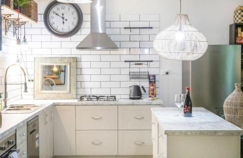 Larrakeyah Appartement | Where Enchanted Garden meets Tropical Paradise