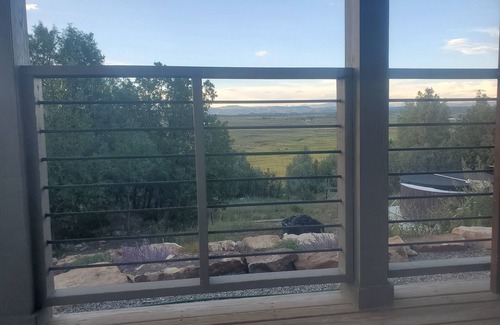 Ignacio Cabine | Where the Buffalo Roam. Private mountain views w/hot tub